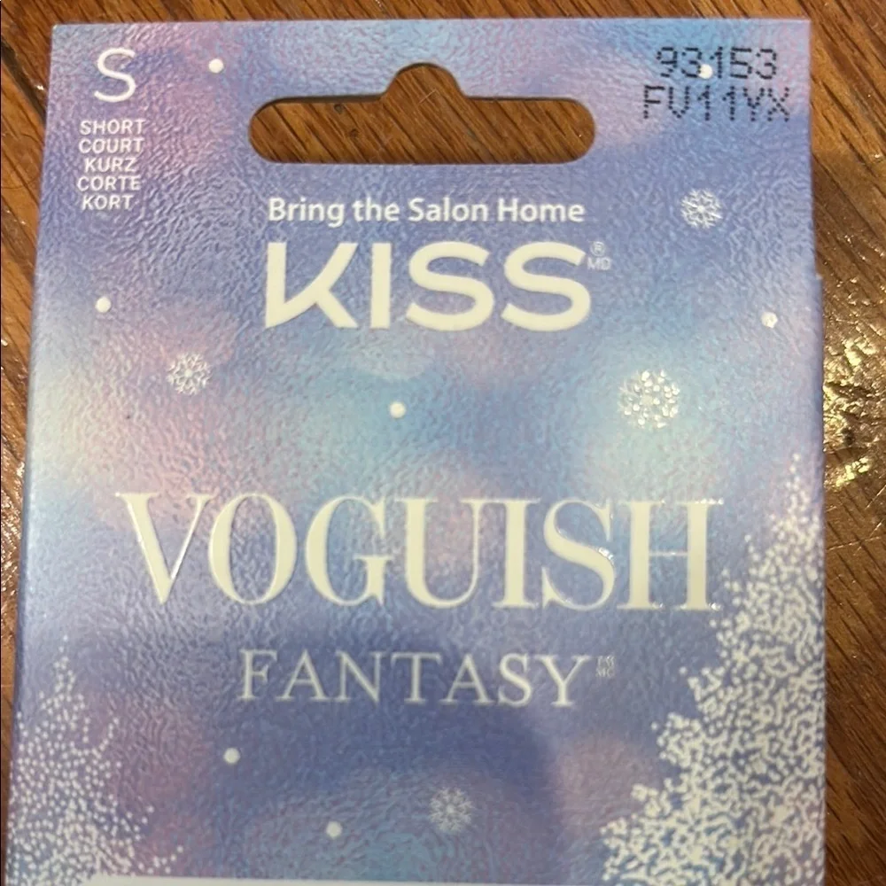 KISS Voguish Fantasy, Holiday Press on Nails White Short Coffin 28 Count